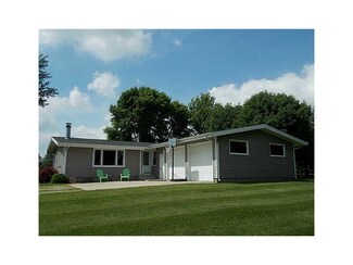 340 Scobey Rd NW, Mount Vernon, IA 52314
