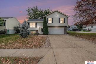 13528 S 32nd St, Bellevue, NE 68123