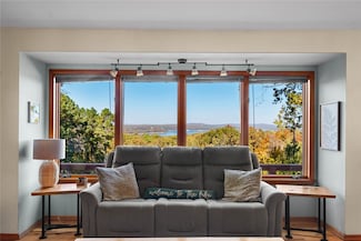 16048 Cypress Ln, Rogers, AR 72756