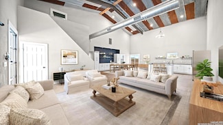 201 Lakeview Cir, La Vernia, TX 78121