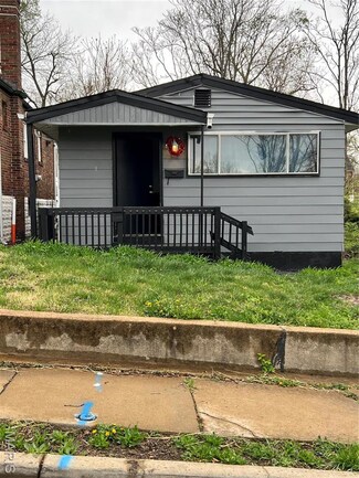 4211 Ravenwood Ave, Saint Louis, MO 63121