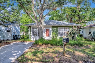 159 6th St NW, Largo, FL 33770