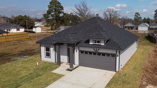 175 Deep Woods Ln, Livingston, TX 77351