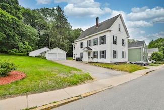 15 Oak St, Amesbury, MA 01913