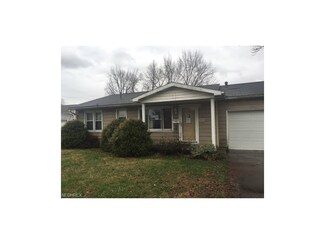 1521 Boulevard Dr, Belpre, OH 45714