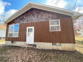 1318 Adelheid St, Dixon, IL 61021