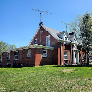 521 W Commerce St, Brownstown, IN 47220