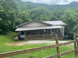 7890 Ky Rt 2030, Banner, KY 41603