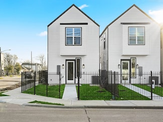102 E 44th St Unit C, Houston, TX 77018
