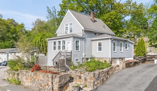 82 Brooks St, Worcester, MA 01606