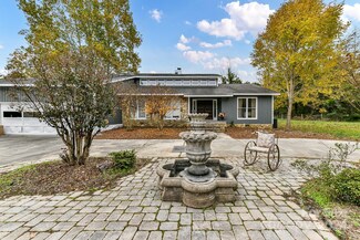 1641 Chestnut Ln Unit 1 & 2, Matthews, NC 28104