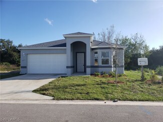 1016 Hamilton St, Immokalee, FL 34142