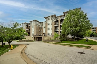 842 N New Ballas Ct Unit 103, Saint Louis, MO 63141