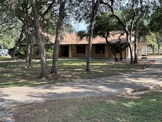 331 Live Oak Dr, Mountain City, TX 78610