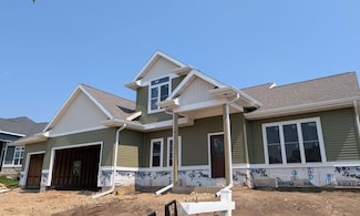 1113 N Division St, Waunakee, WI 53597