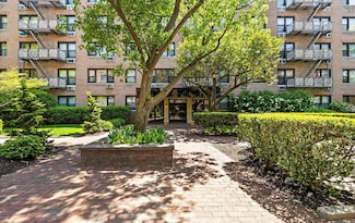 5 Birchwood Ct Unit 3 N, Mineola, NY 11501