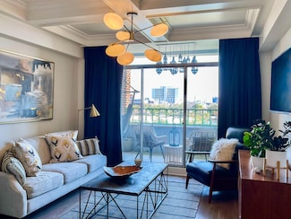 14 Lockwood Dr Unit 3B, Charleston, SC 29401
