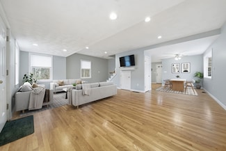 184 Park St, North Reading, MA 01864