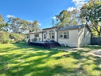 105 W Spruce St, Huntington, TX 75949