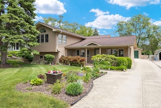 1045 S Grace St, Lombard, IL 60148