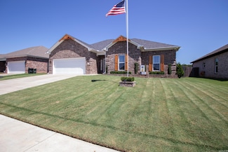 15 Clover Ridge Dr, Vilonia, AR 72173