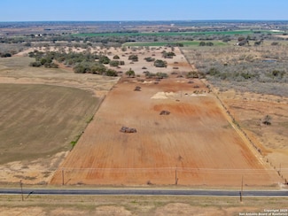 744 Fm 2146, Poteet, TX 78065