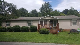 113 Dawkins St, Cowpens, SC 29330