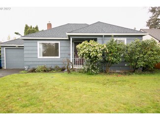 9306 SE Salmon St, Portland, OR 97216