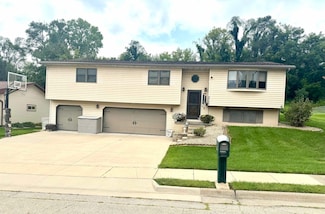 3705 Aerostar Dr, Dubuque, IA 52001