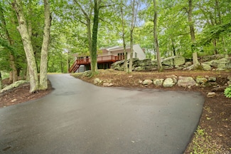 173 Lambtown Rd, Ledyard, CT 06339