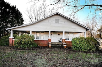 2423 2nd Ave SW, Hickory, NC 28602