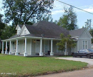 625 Grand Ave, Yazoo City, MS 39194