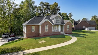 1101 Rustling Oaks Dr, Pleasant View, TN 37146