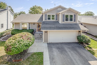 715 Schooner Ln, Elk Grove Village, IL 60007