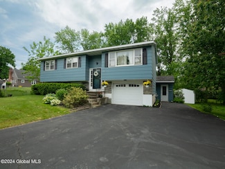 4 Shady Ln, East Greenbush, NY 12061