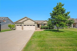 2334 Hearthstone Cir SW, Altoona, IA 50009