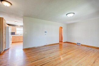 302 3rd St NE, Mitchellville, IA 50169