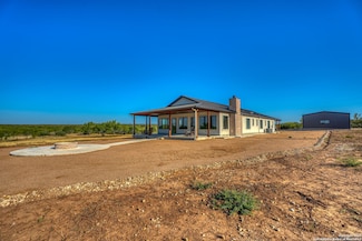 1343 S Fm 1343, Devine, TX 78016