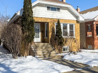 2434 W Berenice Ave, Chicago, IL 60618