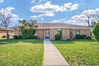 704 Sandy Creek Dr, Allen, TX 75002