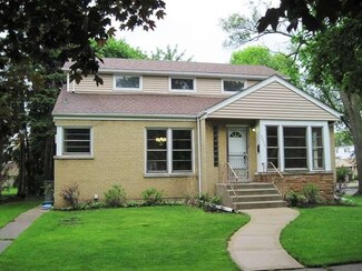 2259 S 2nd Ave, Riverside, IL 60546