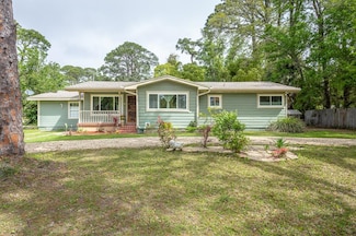 13 Adams St, Apalachicola, FL 32320