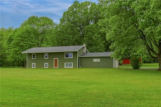 825 New Bedford Sharon Rd, West Middlesex, PA 16159