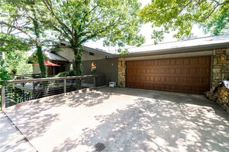 5 El Dorado Dr, Eureka Springs, AR 72631