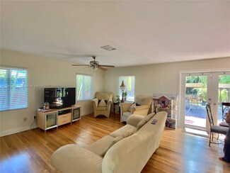200 NE 8th St, Pompano Beach, FL 33060