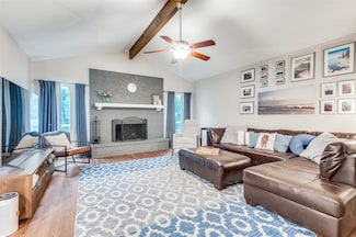 2828 Oak Forest Dr, Grapevine, TX 76051