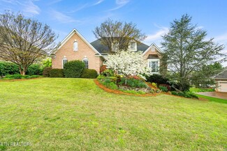519 Oak Chase Blvd, Lenoir City, TN 37772