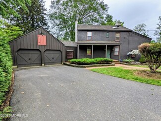 16 E Larchmont Dr, Colts Neck, NJ 07722