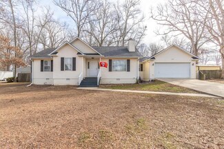 5108 Crabapple Ln, Poplar Bluff, MO 63901