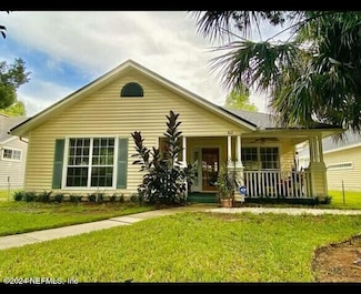 612 Paradise Ct, Atlantic Beach, FL 32233
